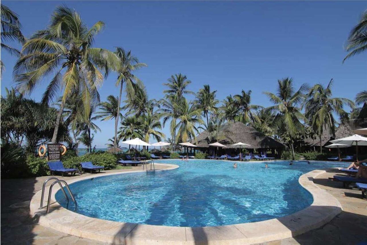 Breezes Beach Club And Spa Bwejuu Bagian luar foto